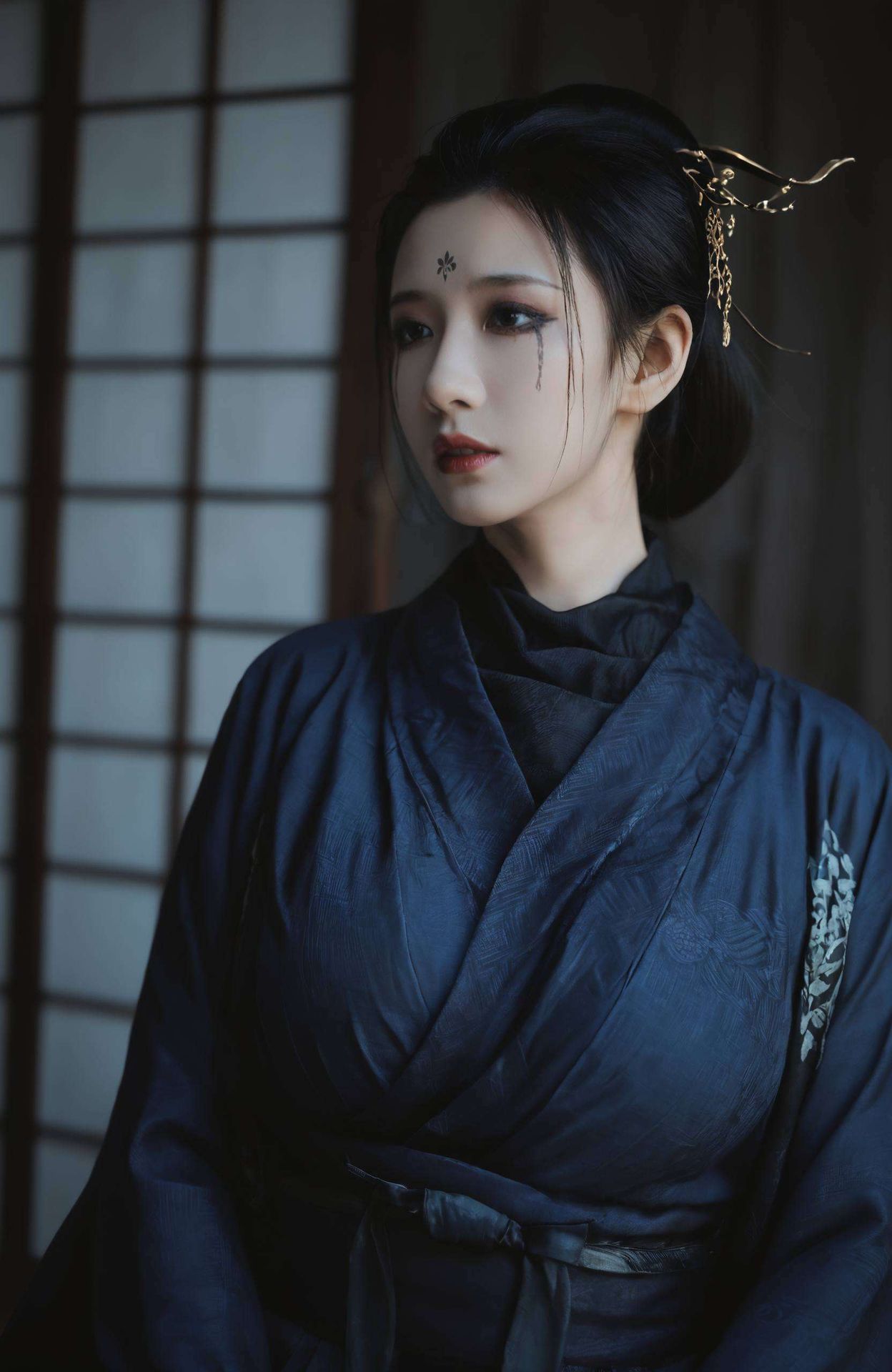 国漫女神的静谧魅力细腻笔触描绘出柔美曲线